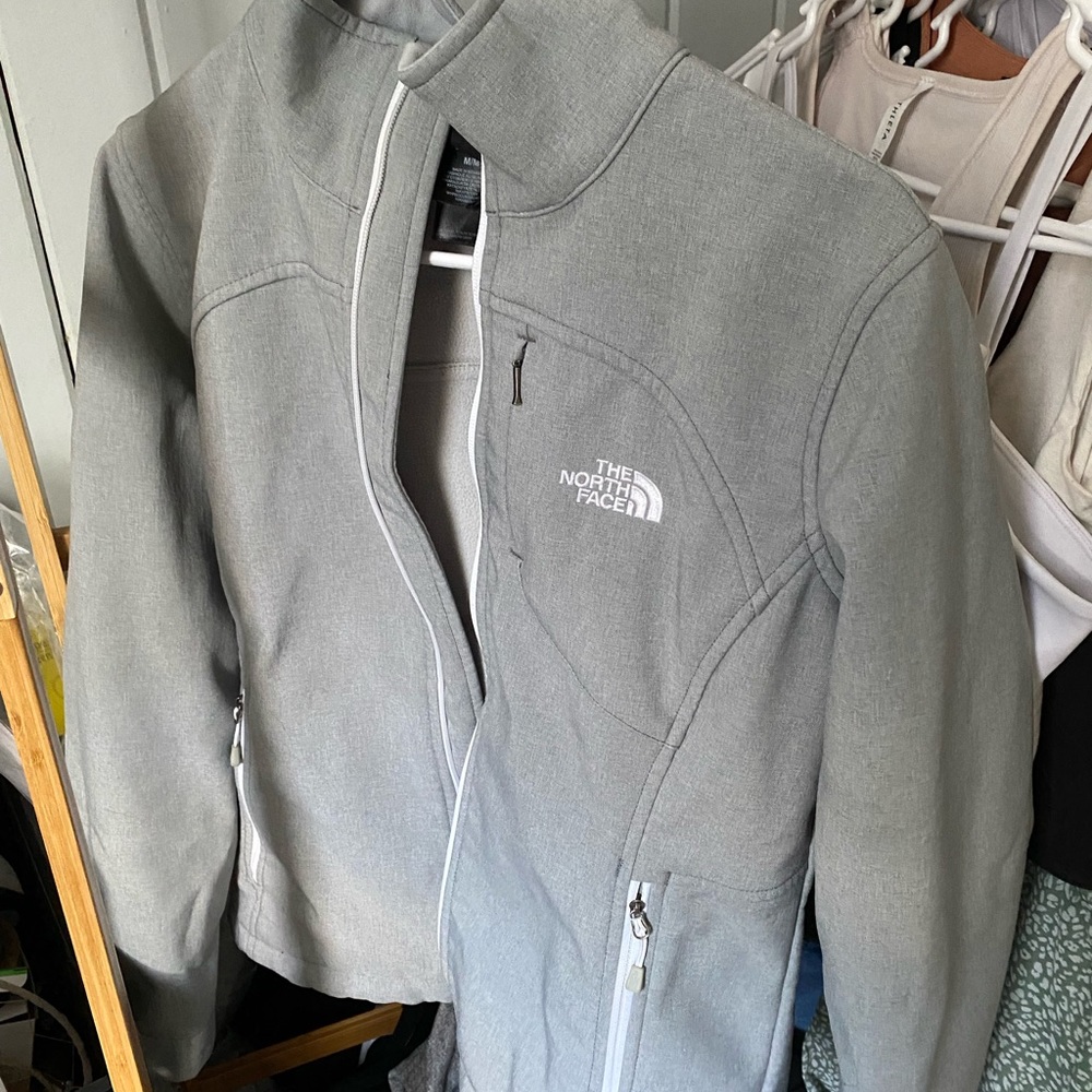 Women’s Northface shell jacket Medium
